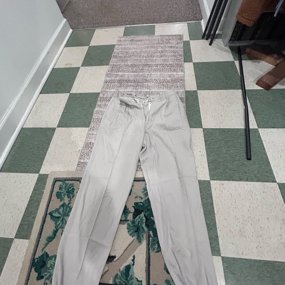Stylish Beige Trousers Montego Mon
34/32 - pure silk